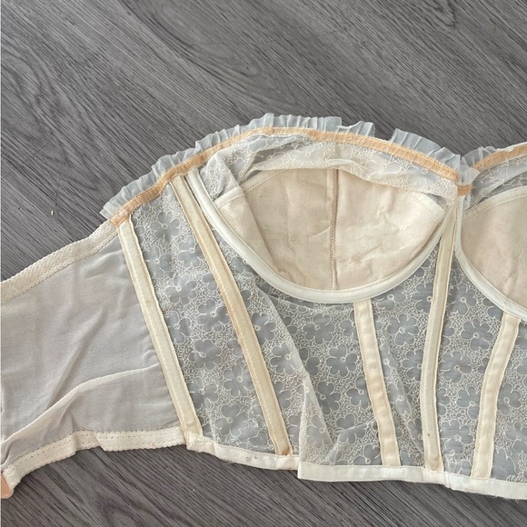 Vintage nude floral detailed corset - Picture 6 of 6
